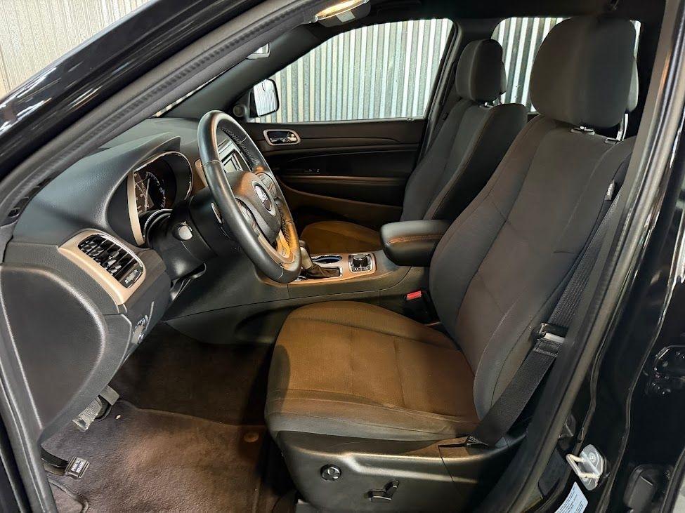 Jeep Grand Cherokee Laredo 4WD 2016