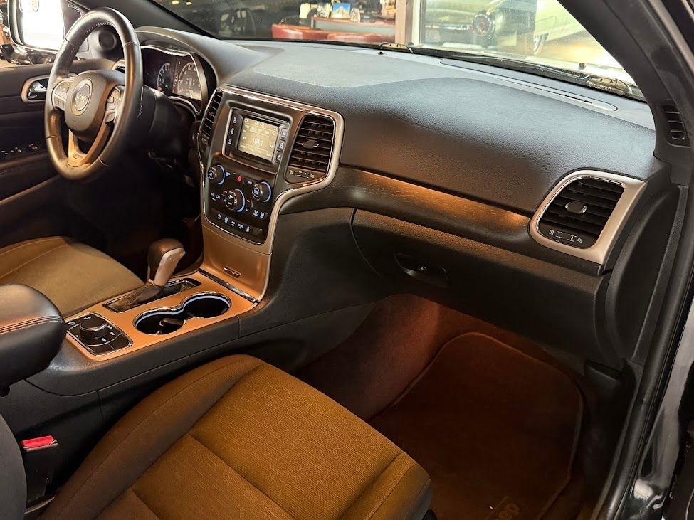 Jeep Grand Cherokee Laredo 4WD 2016