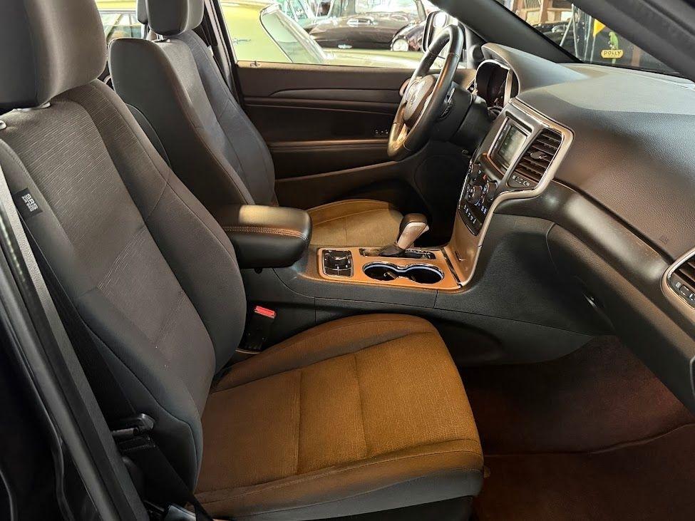 Jeep Grand Cherokee Laredo 4WD 2016