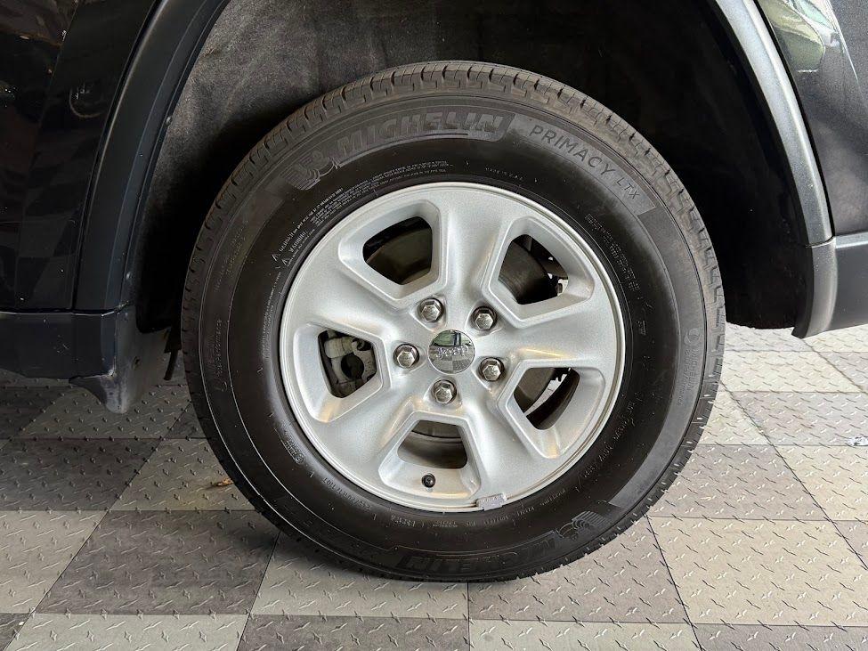 Jeep Grand Cherokee Laredo 4WD 2016