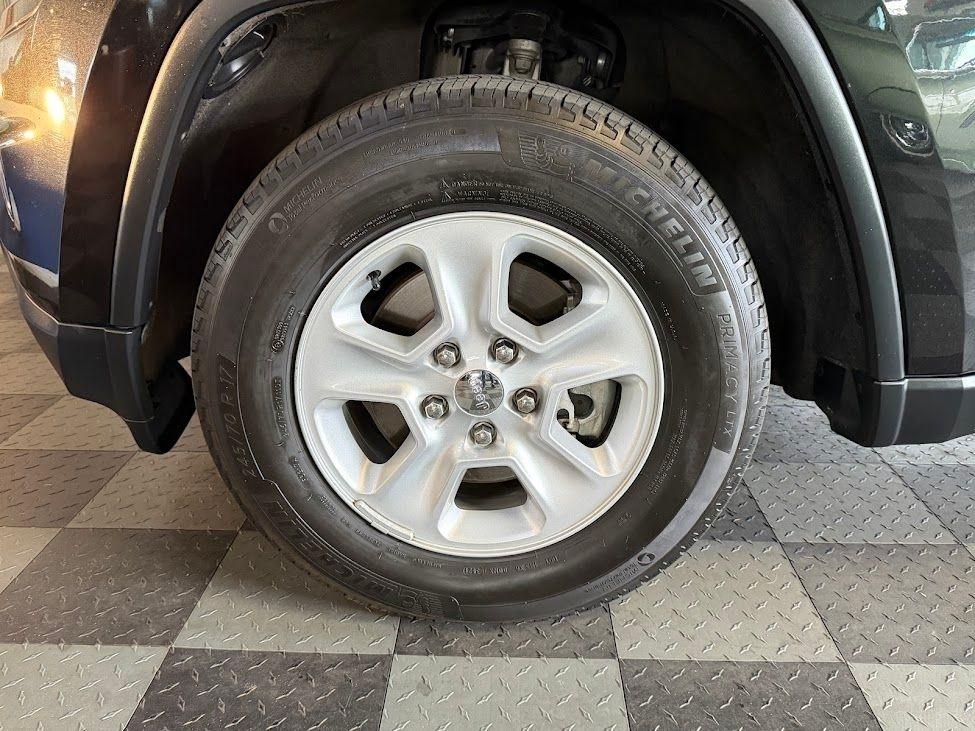 Jeep Grand Cherokee Laredo 4WD 2016