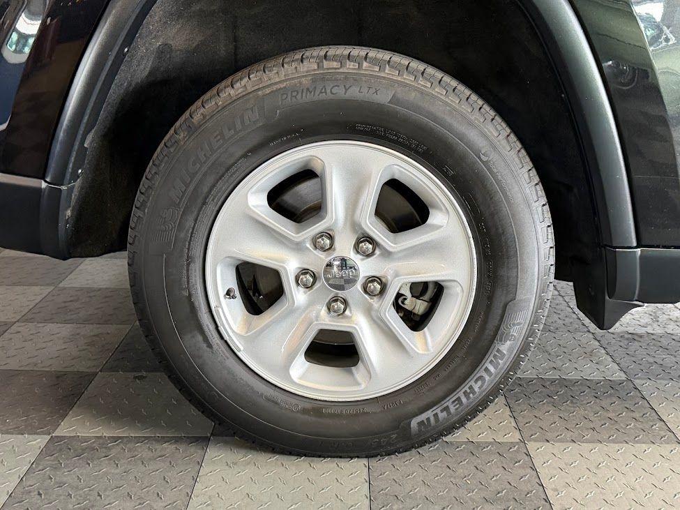 Jeep Grand Cherokee Laredo 4WD 2016