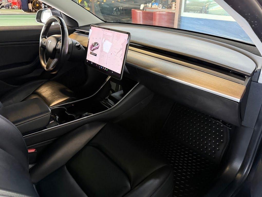 Tesla Model 3 Mid Range 2019