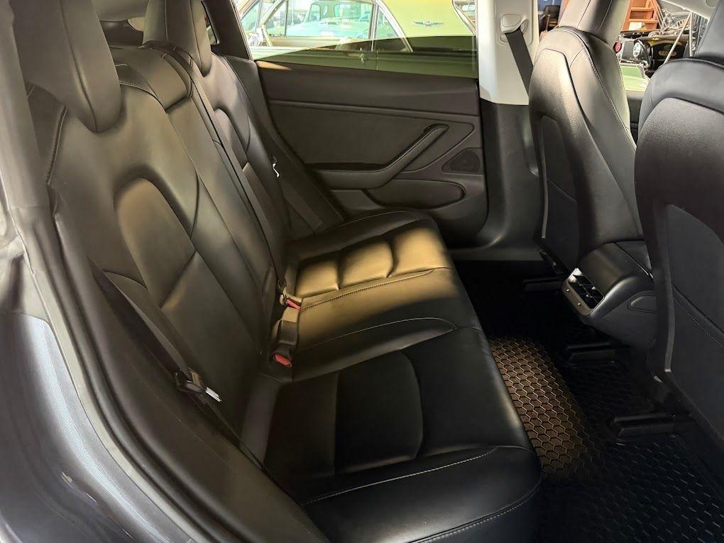 Tesla Model 3 Mid Range 2019