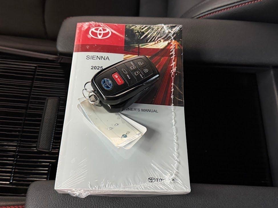 Toyota Sienna Unknown 2025
