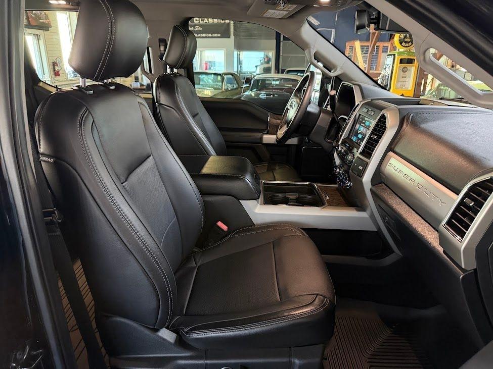 Ford F-350 SD Lariat Crew Cab 4WD 2019
