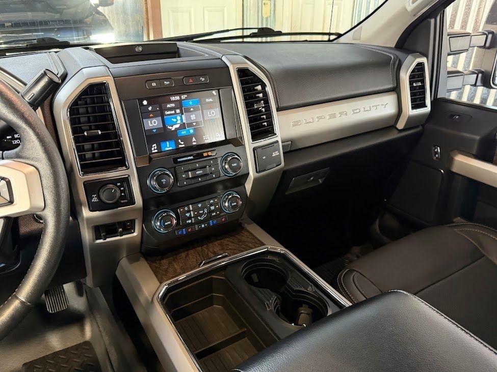 Ford F-350 SD Lariat Crew Cab 4WD 2019