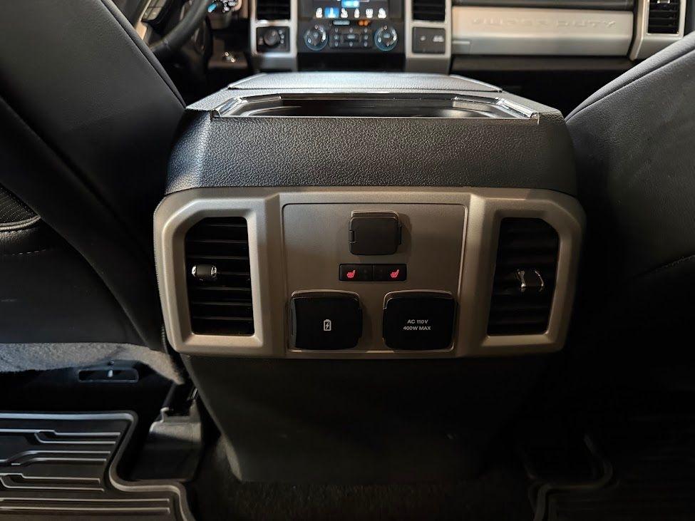 Ford F-350 SD Lariat Crew Cab 4WD 2019