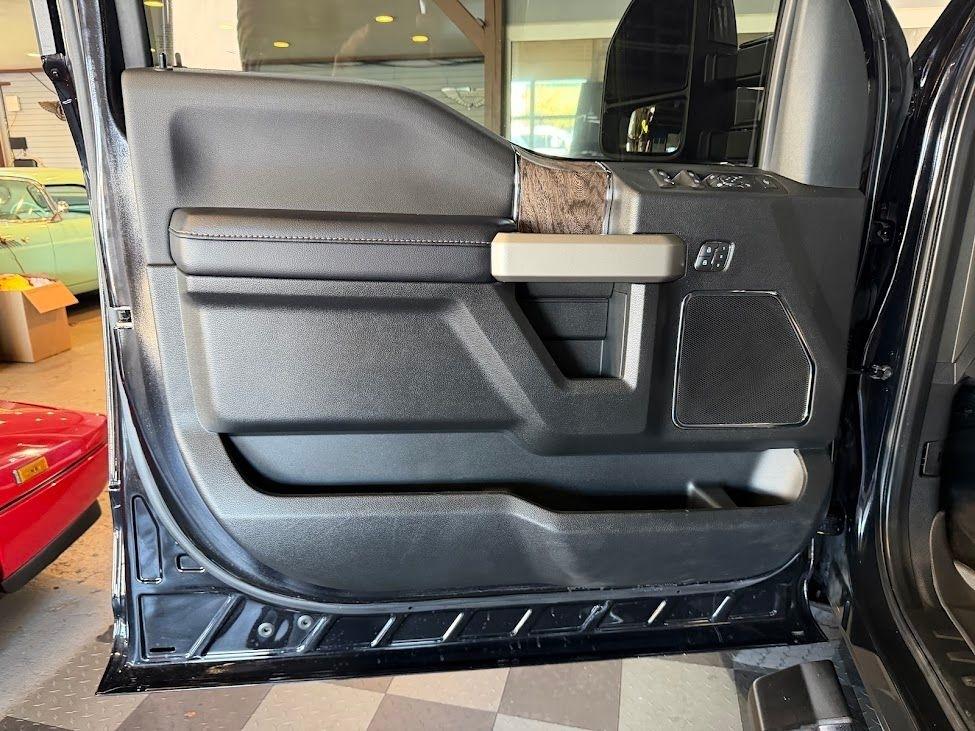Ford F-350 SD Lariat Crew Cab 4WD 2019
