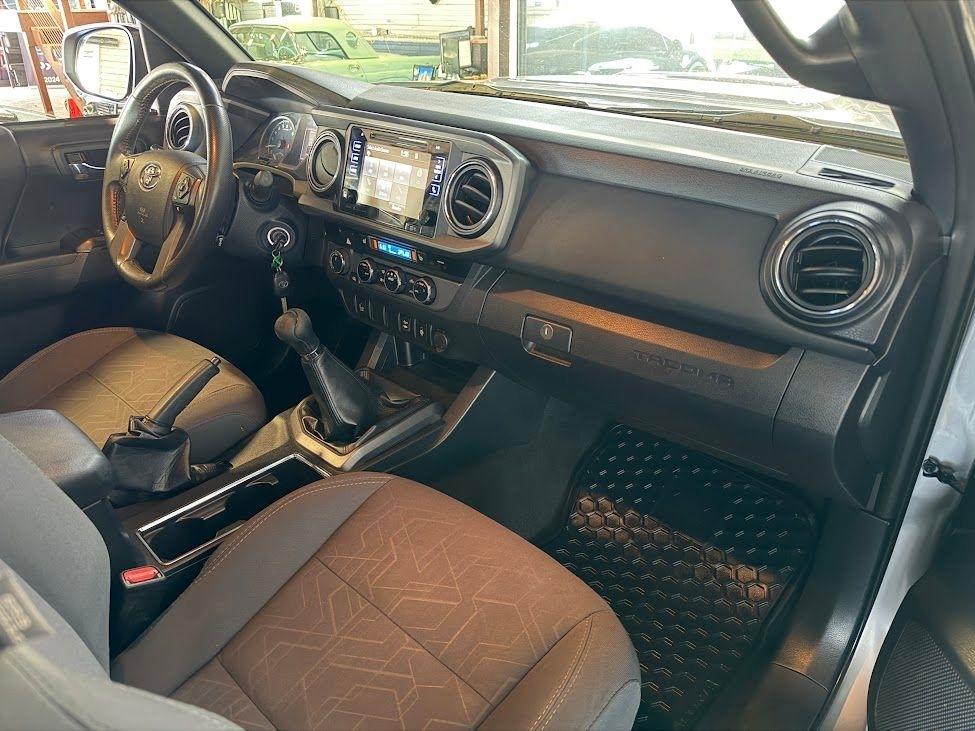 Toyota Tacoma SR5 Double Cab Long Bed V6 6AT 4WD 2017