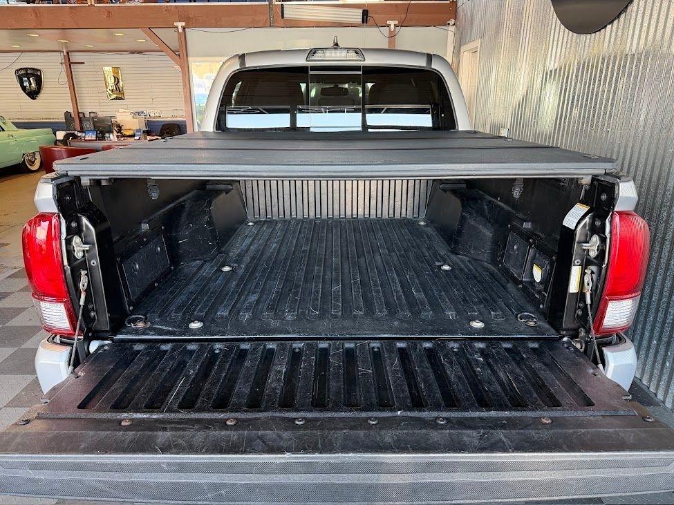 Toyota Tacoma SR5 Double Cab Long Bed V6 6AT 4WD 2017