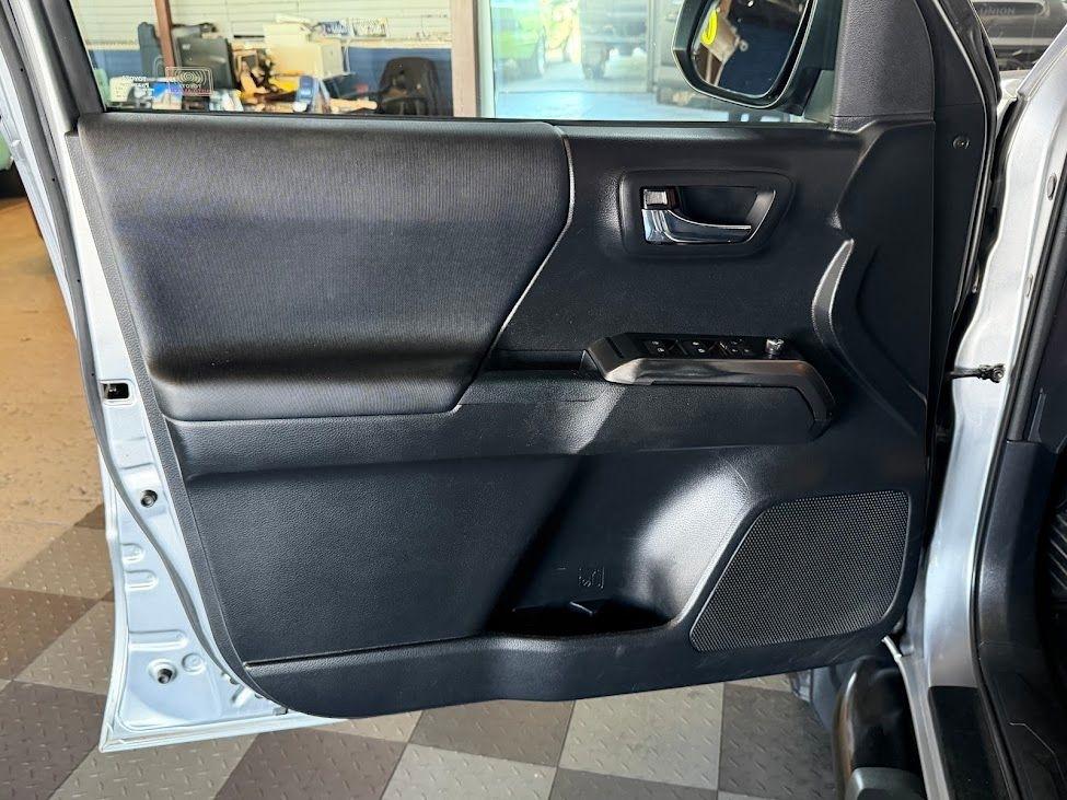 Toyota Tacoma SR5 Double Cab Long Bed V6 6AT 4WD 2017