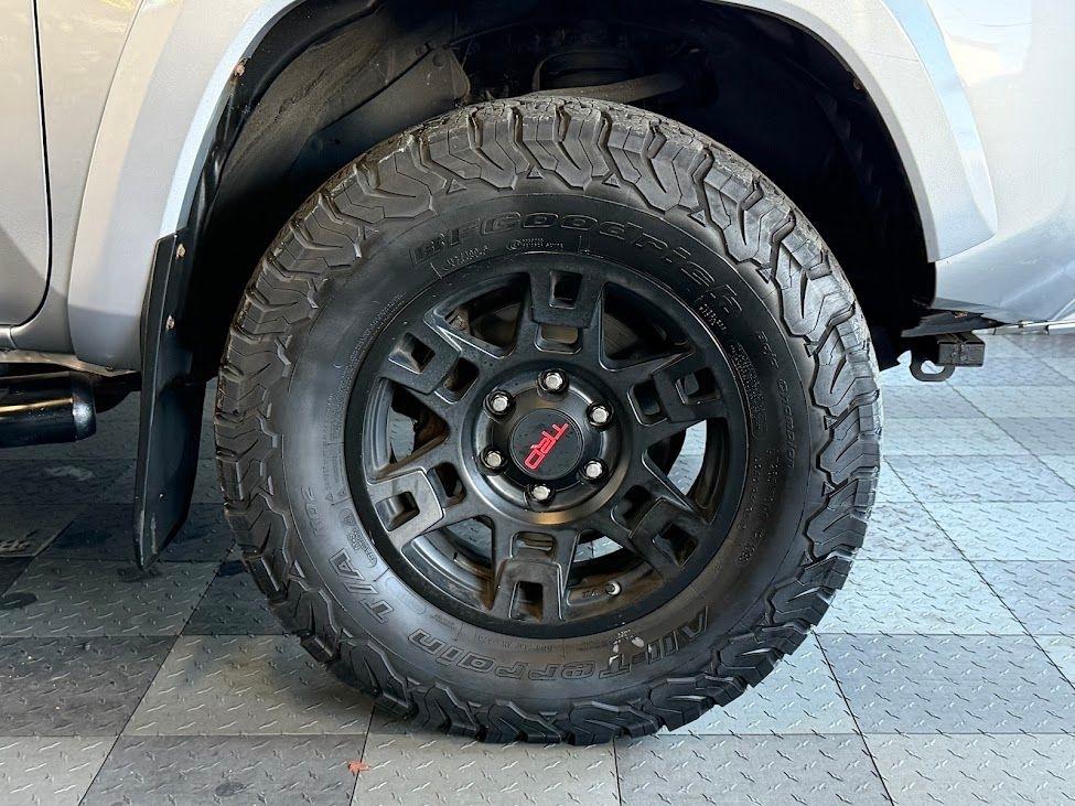 Toyota Tacoma SR5 Double Cab Long Bed V6 6AT 4WD 2017