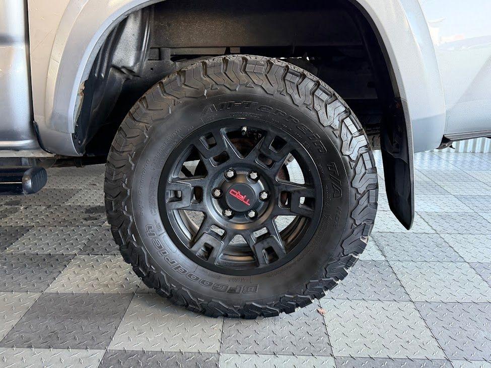 Toyota Tacoma SR5 Double Cab Long Bed V6 6AT 4WD 2017