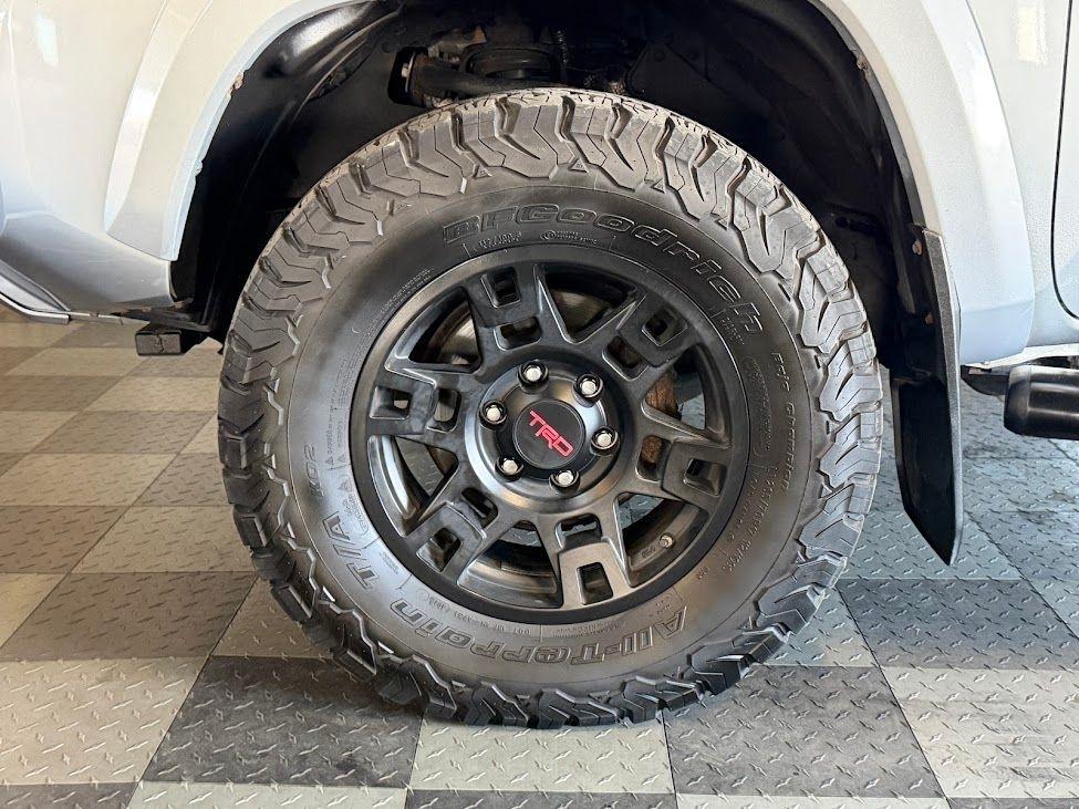 Toyota Tacoma SR5 Double Cab Long Bed V6 6AT 4WD 2017