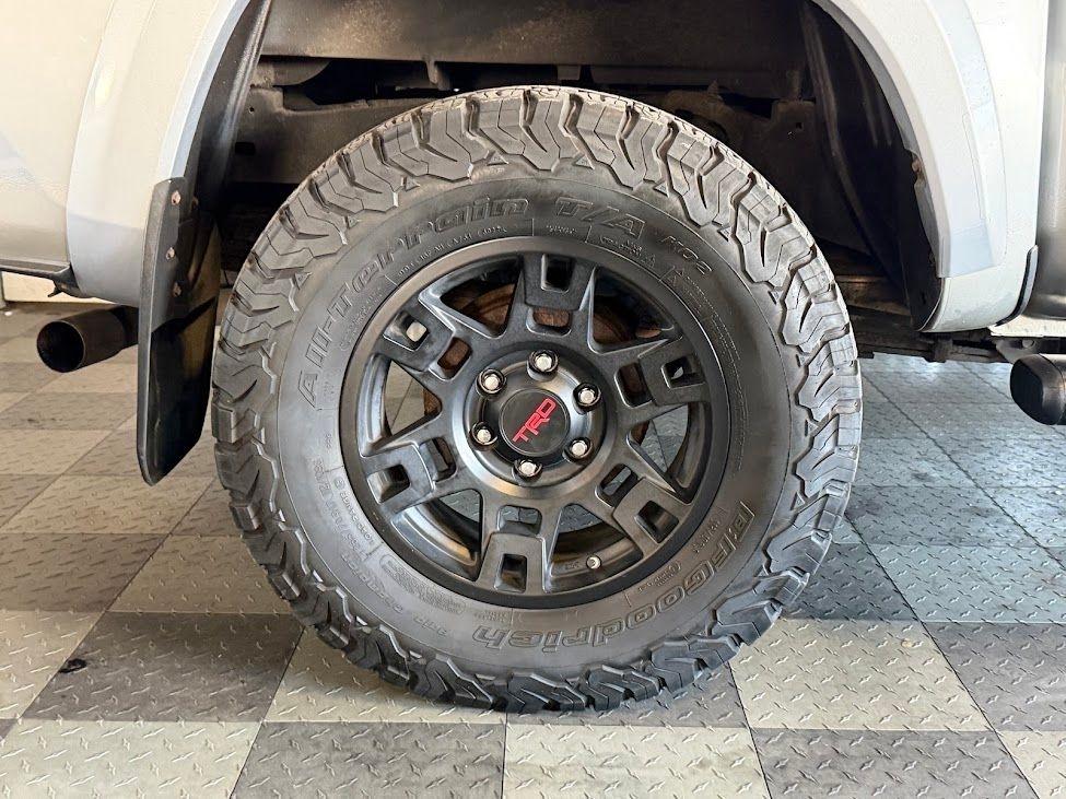 Toyota Tacoma SR5 Double Cab Long Bed V6 6AT 4WD 2017