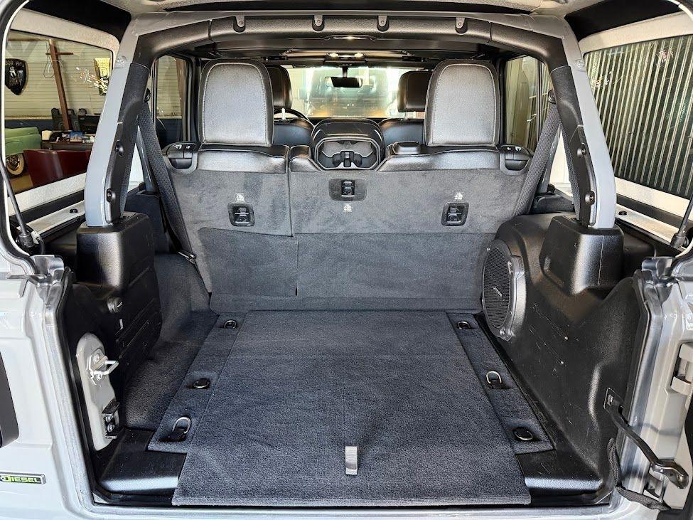 Jeep Wrangler Unlimited Sahara 2021
