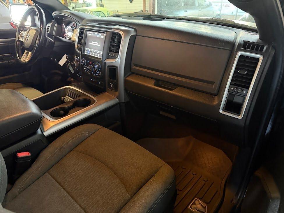 RAM 1500 SLT Quad Cab 4WD 2021