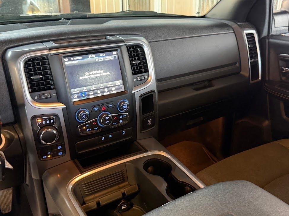 RAM 1500 SLT Quad Cab 4WD 2021