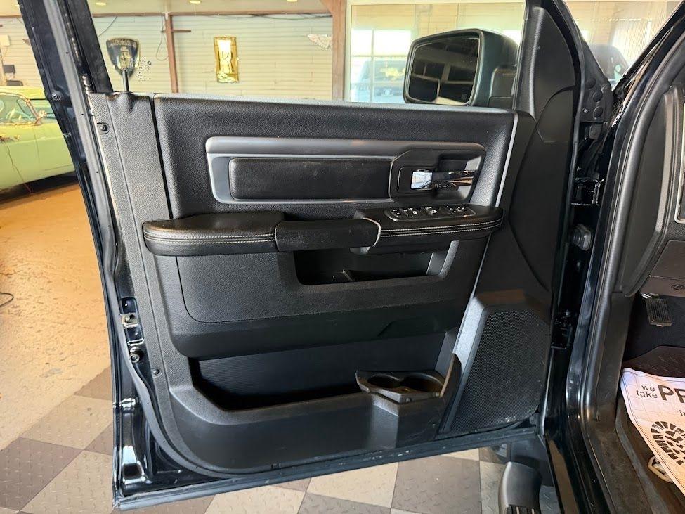 RAM 1500 SLT Quad Cab 4WD 2021