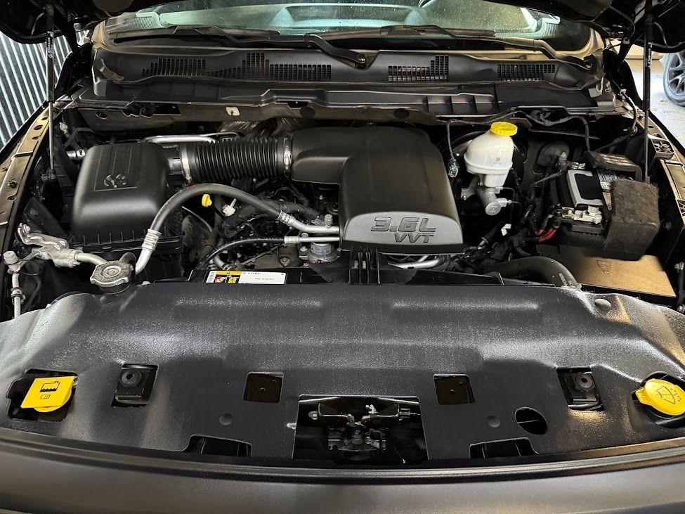 RAM 1500 SLT Quad Cab 4WD 2021