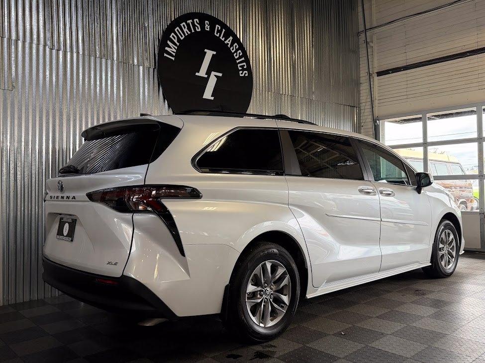 Toyota Sienna XLE 8-Passenger 2025