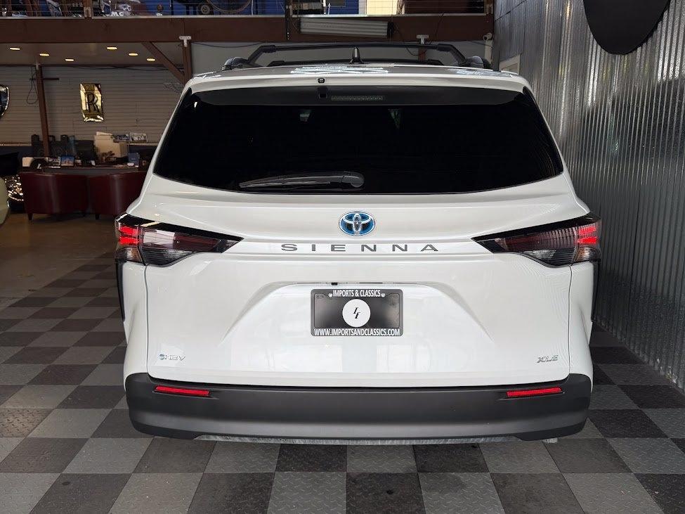 Toyota Sienna XLE 8-Passenger 2025