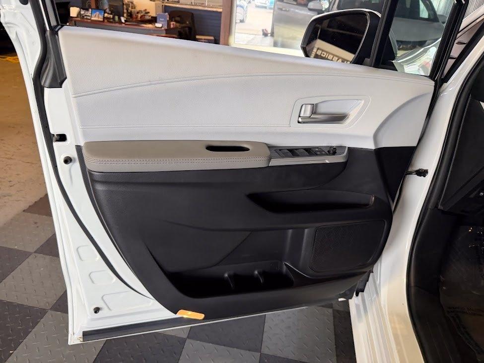 Toyota Sienna XLE 8-Passenger 2025