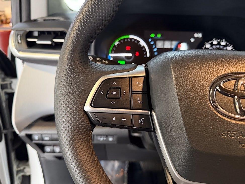 Toyota Sienna XLE 8-Passenger 2025