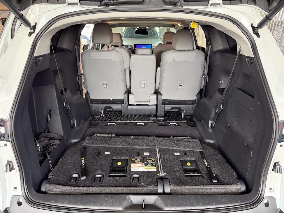 Toyota Sienna XLE 8-Passenger 2025