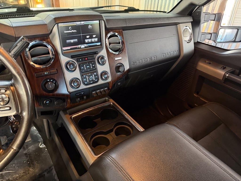 Ford F-350 SD Lariat Crew Cab 4WD 2016