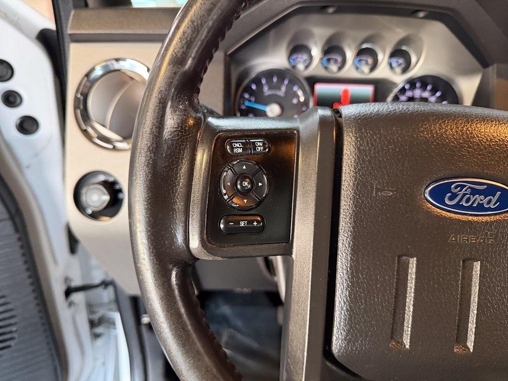 Ford F-350 SD Lariat Crew Cab 4WD 2016