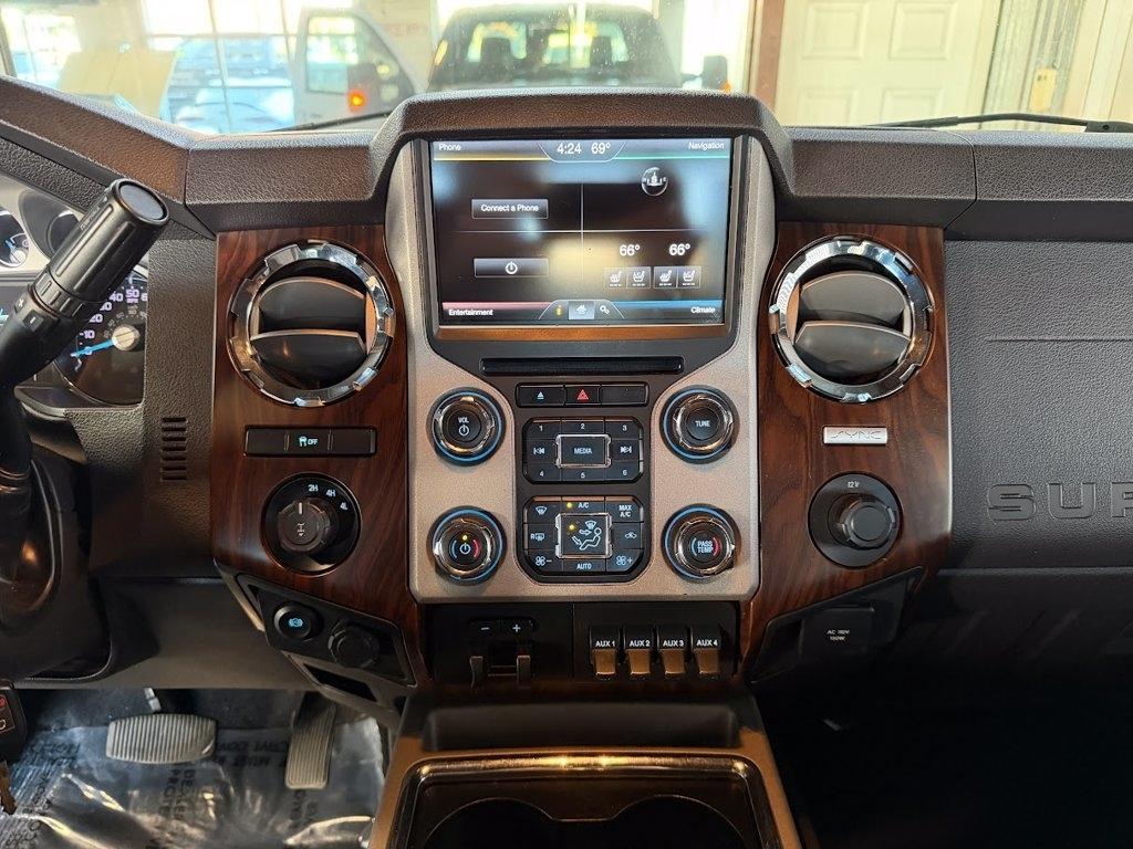 Ford F-350 SD Lariat Crew Cab 4WD 2016