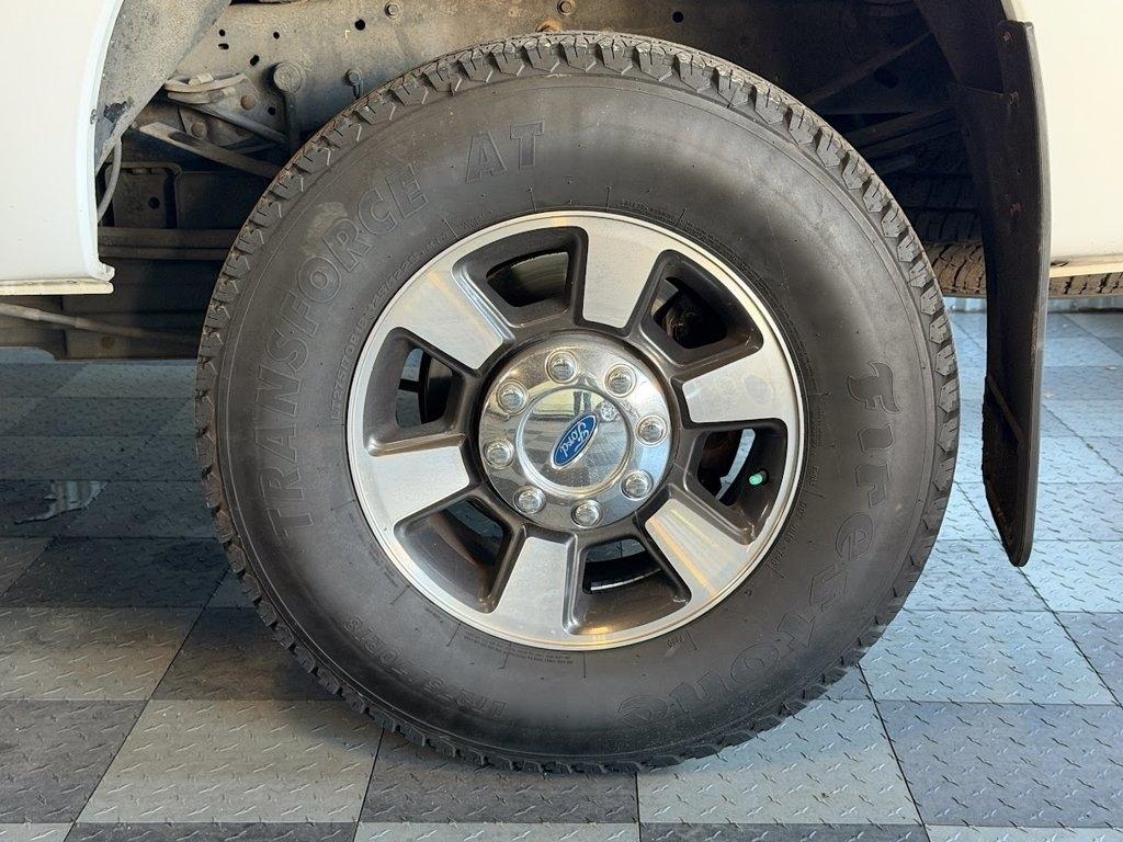Ford F-350 SD Lariat Crew Cab 4WD 2016