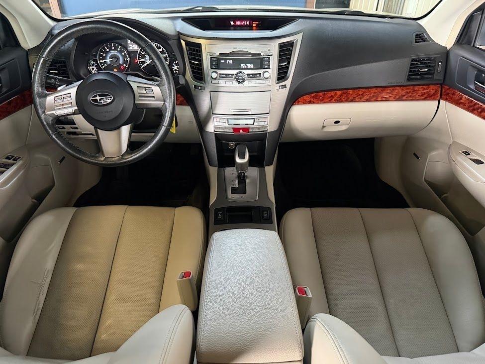 Subaru Legacy 2.5i Limited 2010