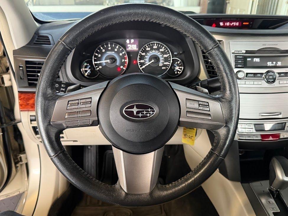Subaru Legacy 2.5i Limited 2010