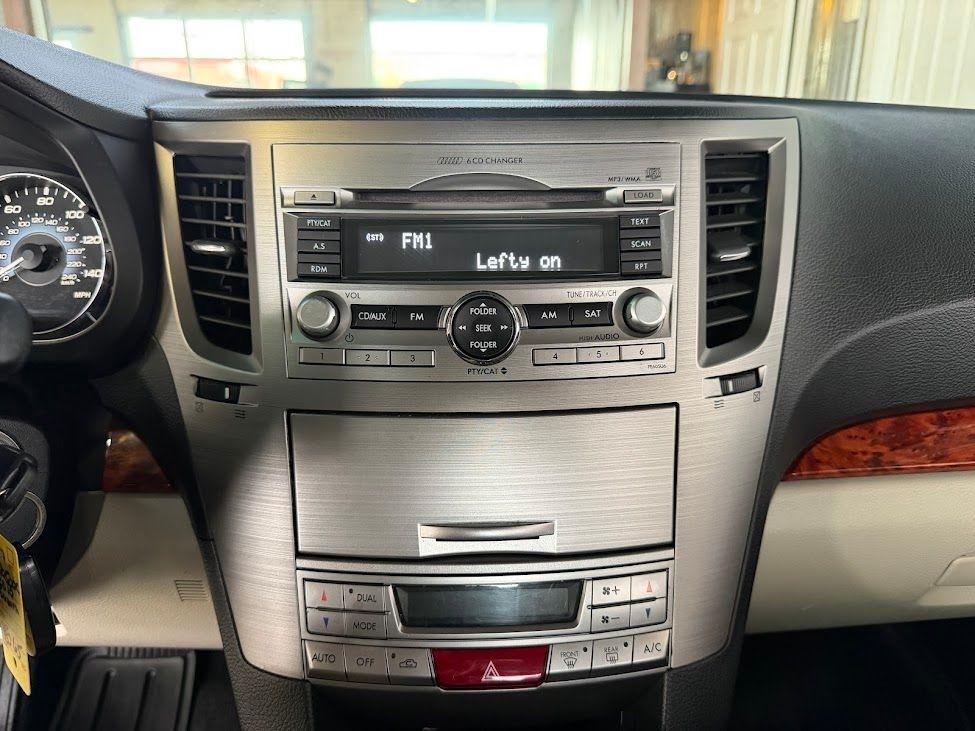 Subaru Legacy 2.5i Limited 2010