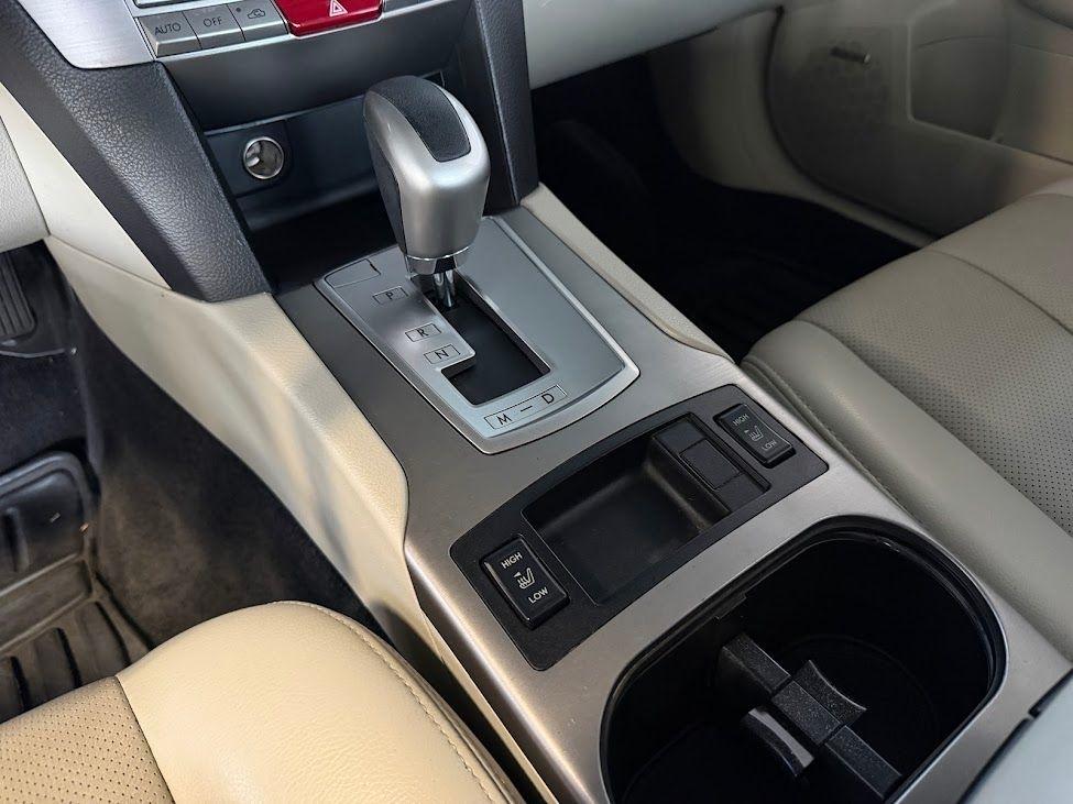 Subaru Legacy 2.5i Limited 2010