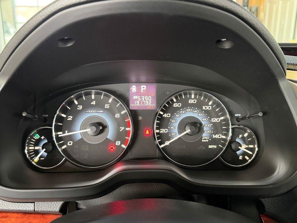 Subaru Legacy 2.5i Limited 2010