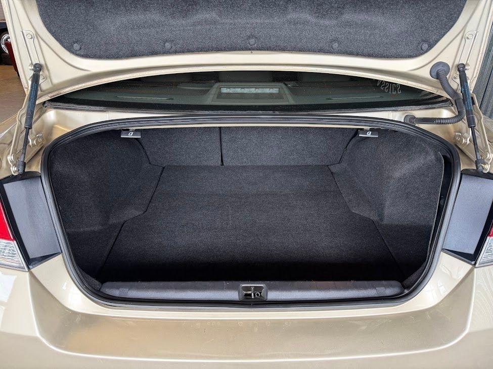 Subaru Legacy 2.5i Limited 2010