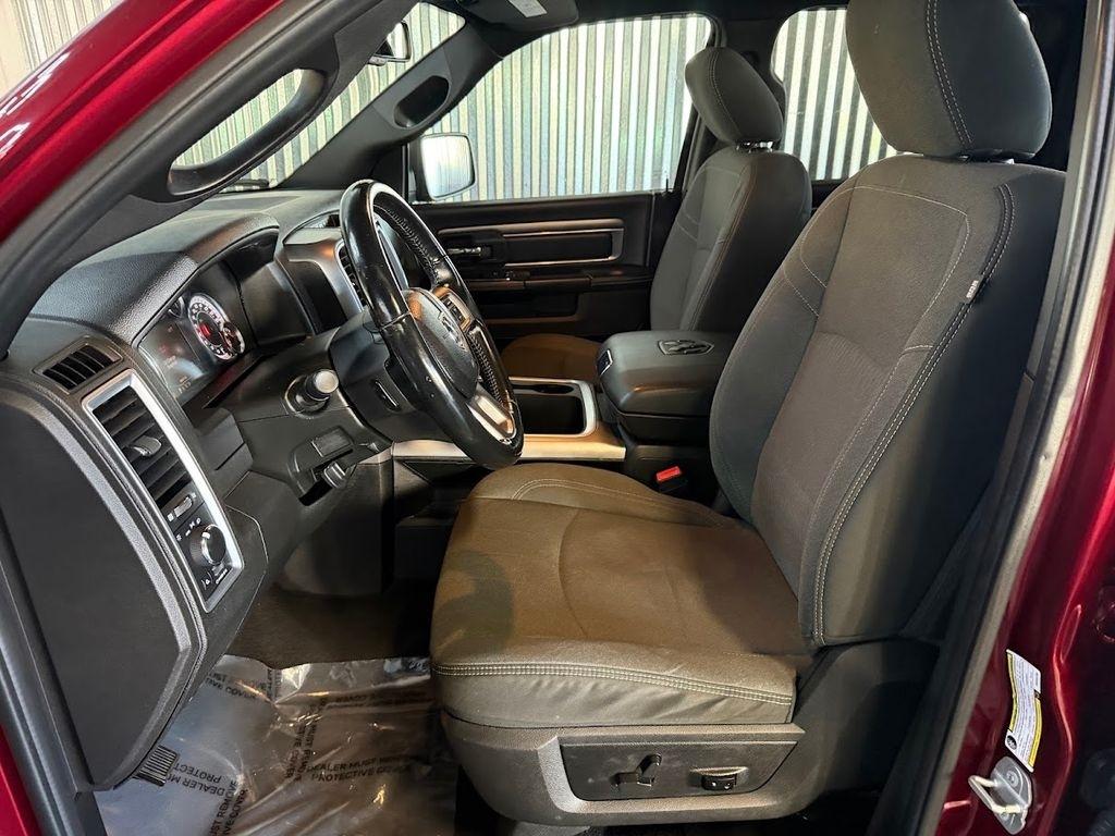 RAM 1500 Classic Tradesman Crew Cab SWB 4WD 2021