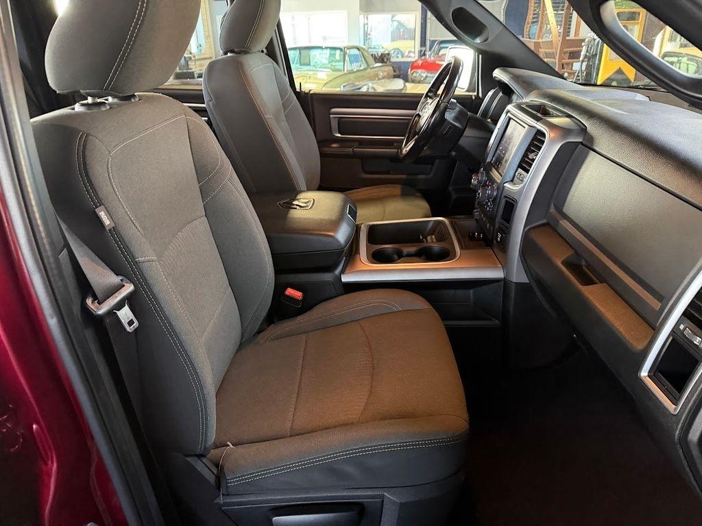 RAM 1500 Classic Tradesman Crew Cab SWB 4WD 2021