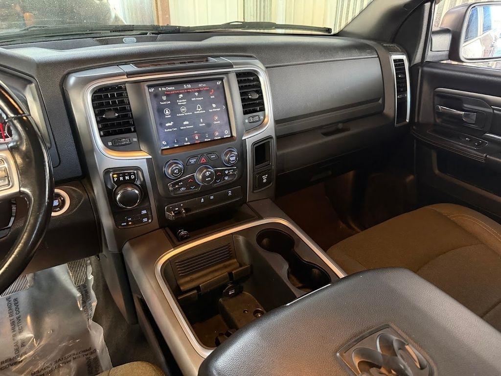 RAM 1500 Classic Tradesman Crew Cab SWB 4WD 2021
