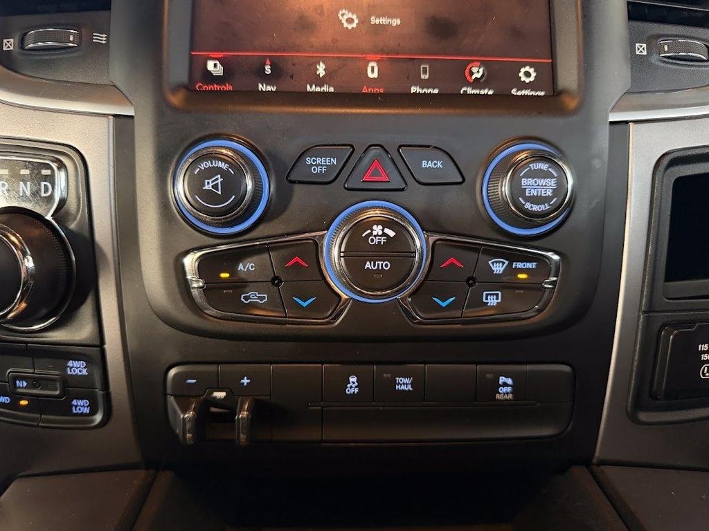 RAM 1500 Classic Tradesman Crew Cab SWB 4WD 2021