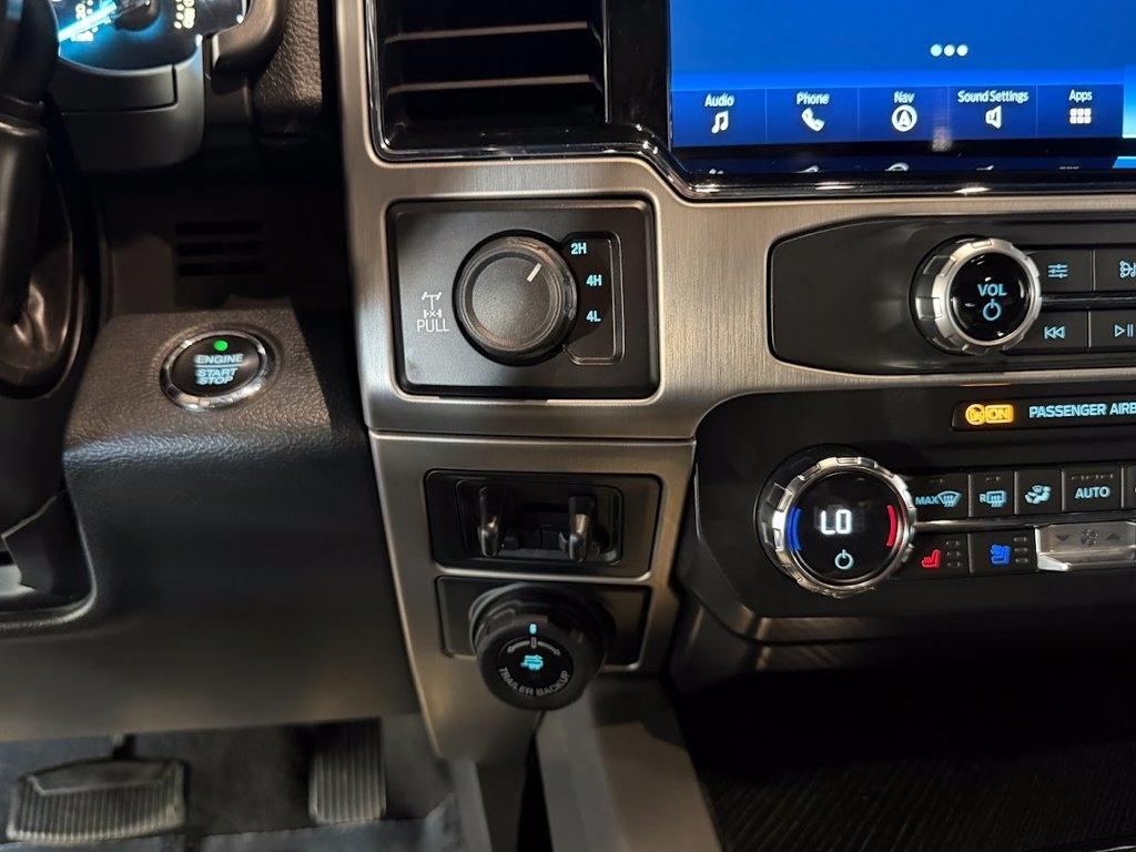 Ford F-350 SD Platinum Crew Cab 4WD 2022