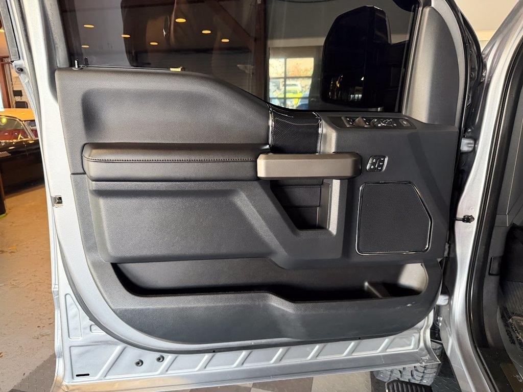 Ford F-350 SD Platinum Crew Cab 4WD 2022