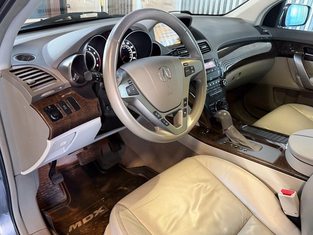 Acura MDX 6-Spd AT w/Tech Package 2012