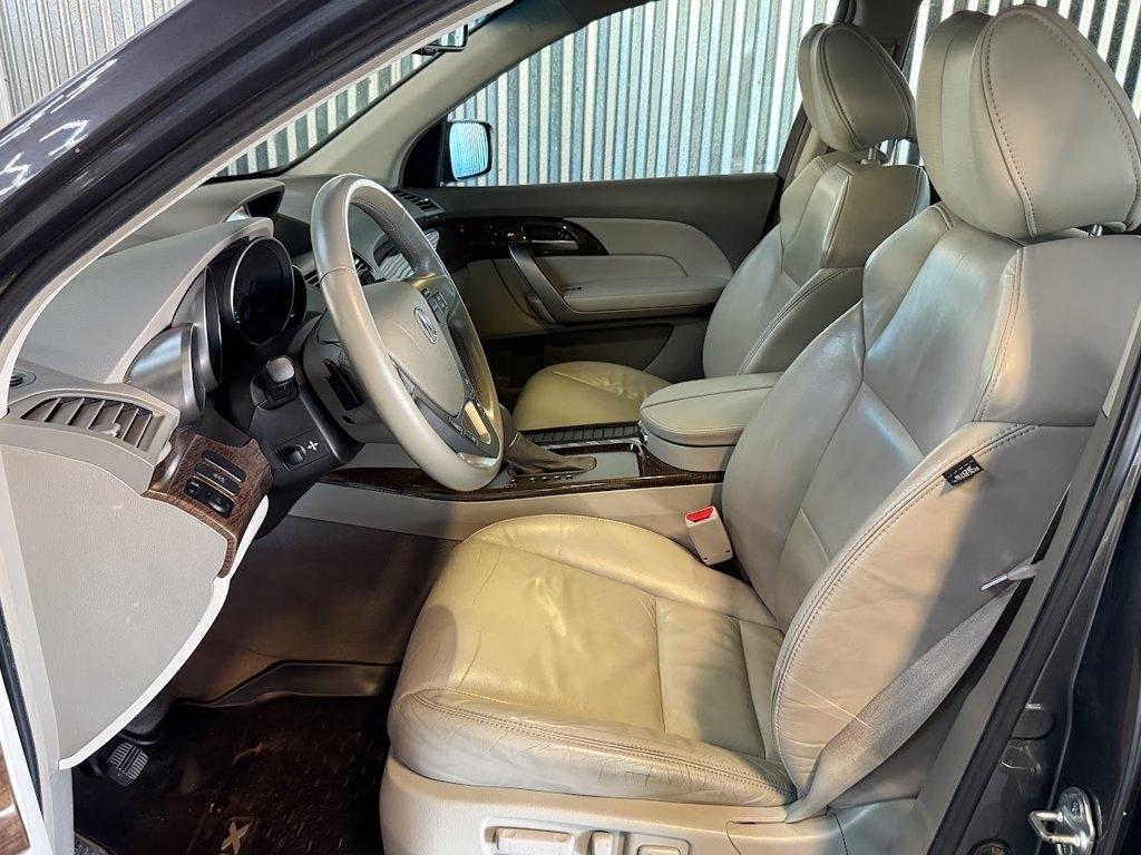 Acura MDX 6-Spd AT w/Tech Package 2012