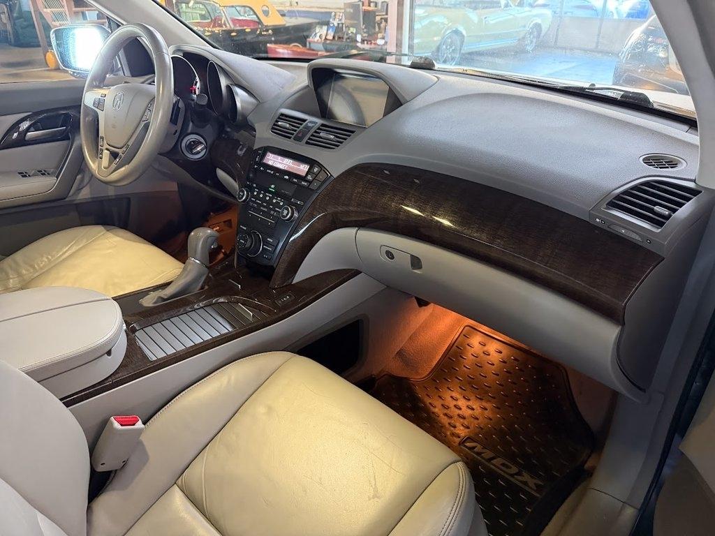 Acura MDX 6-Spd AT w/Tech Package 2012