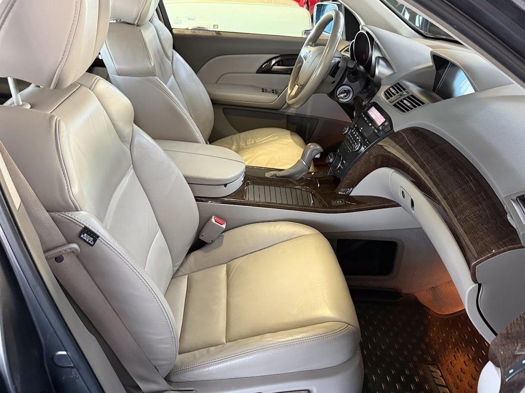 Acura MDX 6-Spd AT w/Tech Package 2012